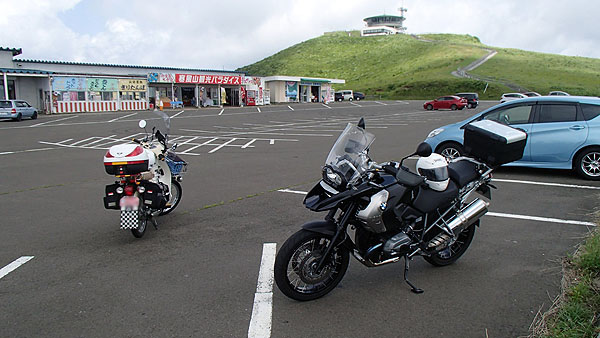 Ｒ１２００ＧＳとスーパーカブ１１０のツーショット写真
